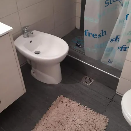 Near Center * Corinth