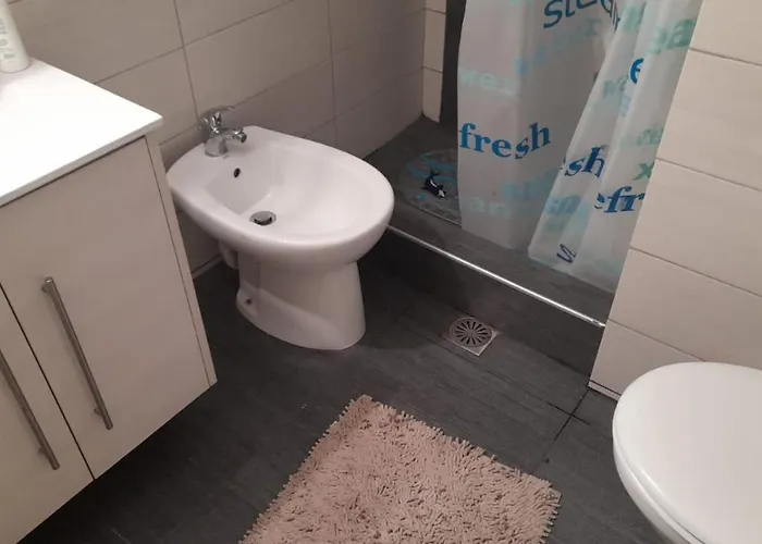 Near Center * Corinth